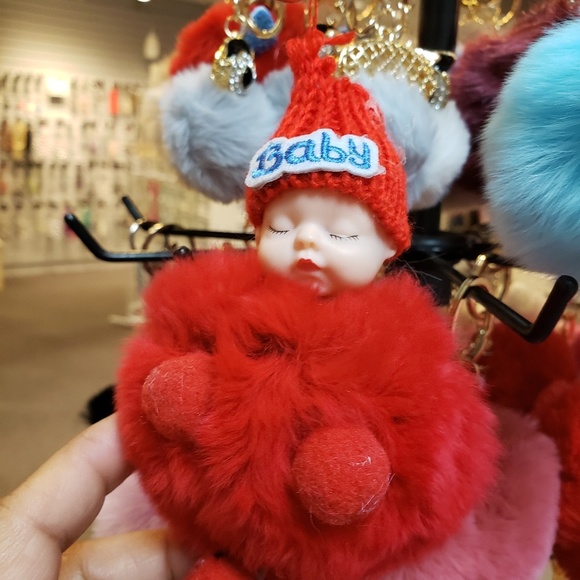 Pompom keys chains - Picture 8 of 8